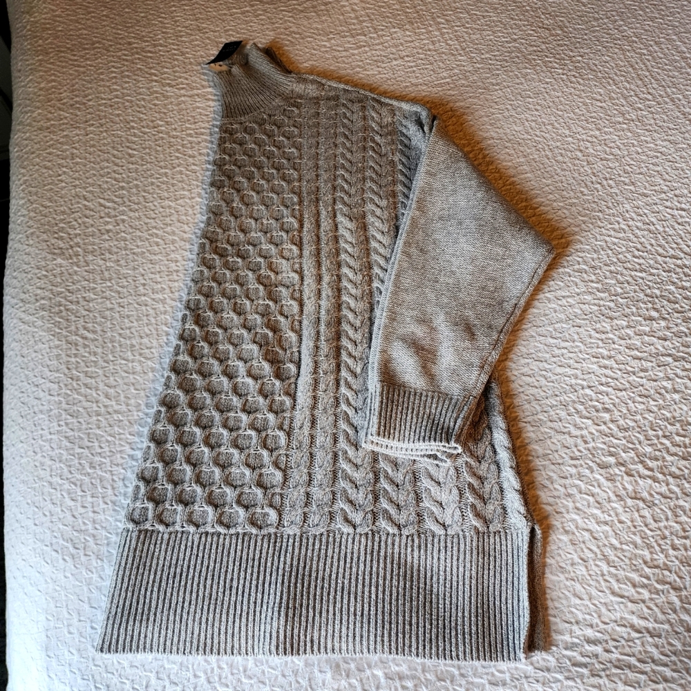 Crown & Ivy sweater